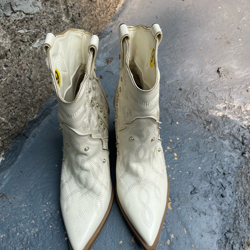 MIA Cream Ankle Booties